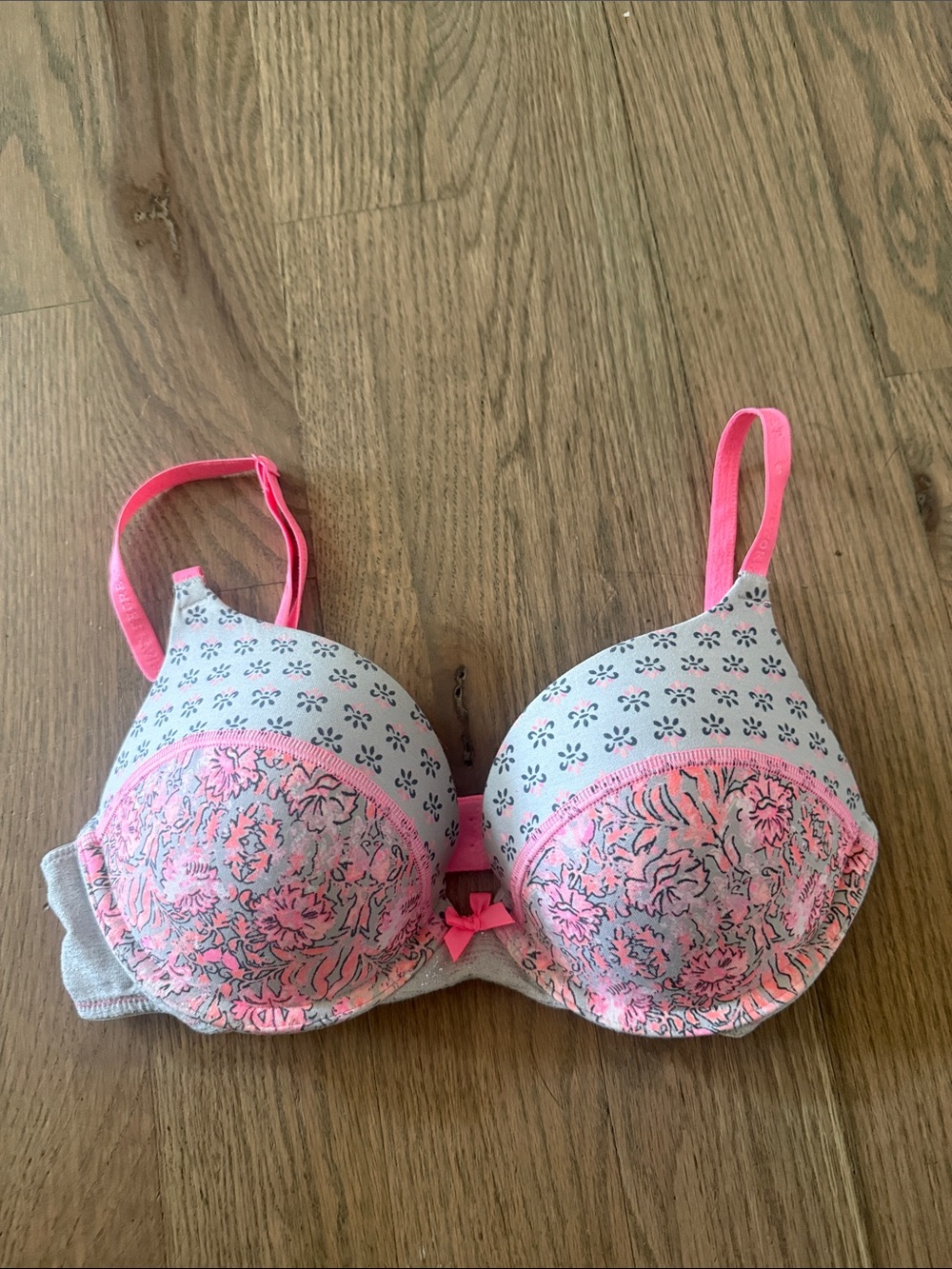 Victoria's Secret Plunge bra 34C
